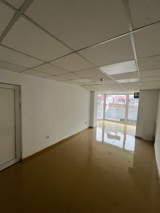 Spatiu comercial, bld. Siderurgistilor, 50 mp, 500€/luna