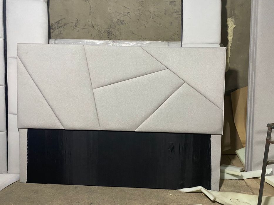 Кровать с матрасом