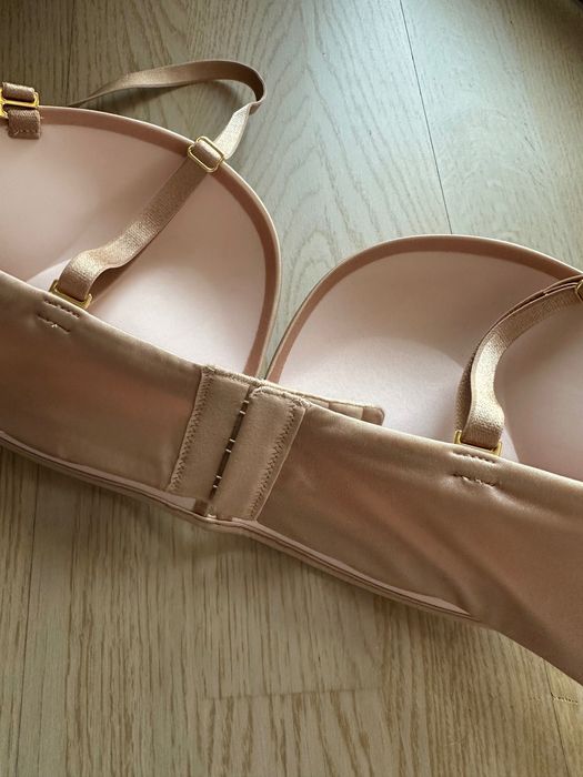 Sutien Victoria’s Secret nou, cu eticheta