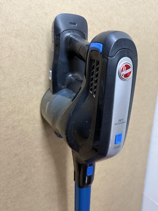 Вертикална прахосмукачка Hoover H-Free 200