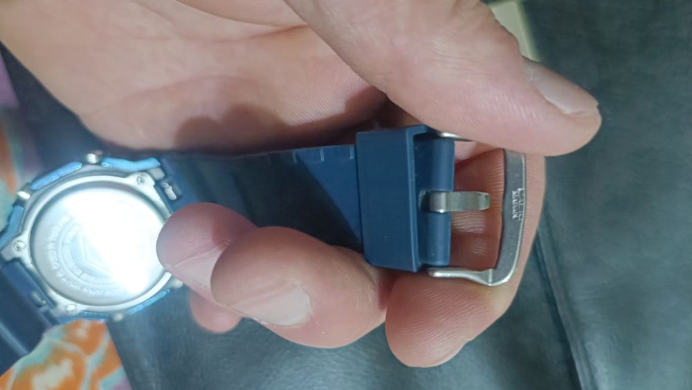 Casio G-Shock GM-2100 — отличное состояние, оригинал