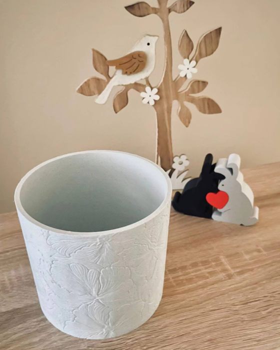 Кашпи с релефен дизайн