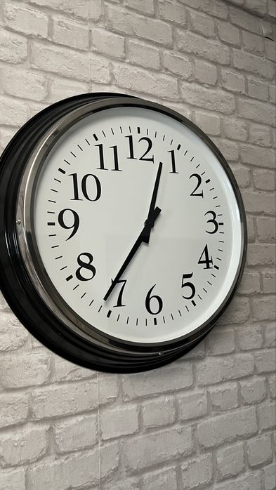 Часовник стенен Икеа  голям