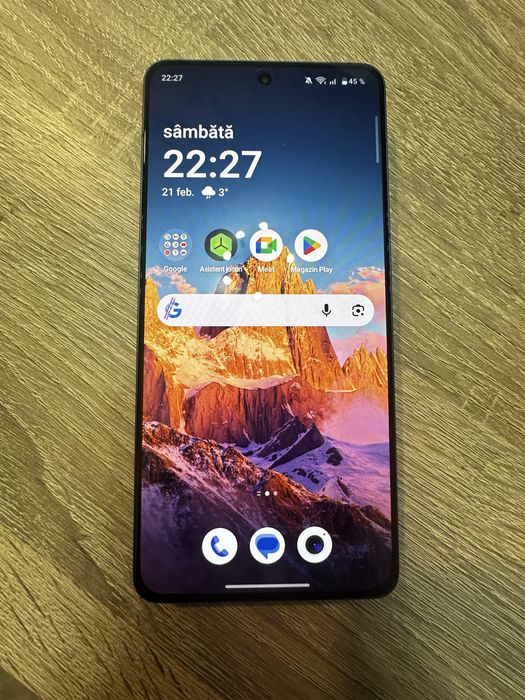 Vand OnePlus 13R ca NOU