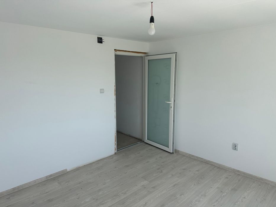 Casă P+M cu 2.400 mp teren intravilan, două deschideri la stradă – Tătăruși, Iași