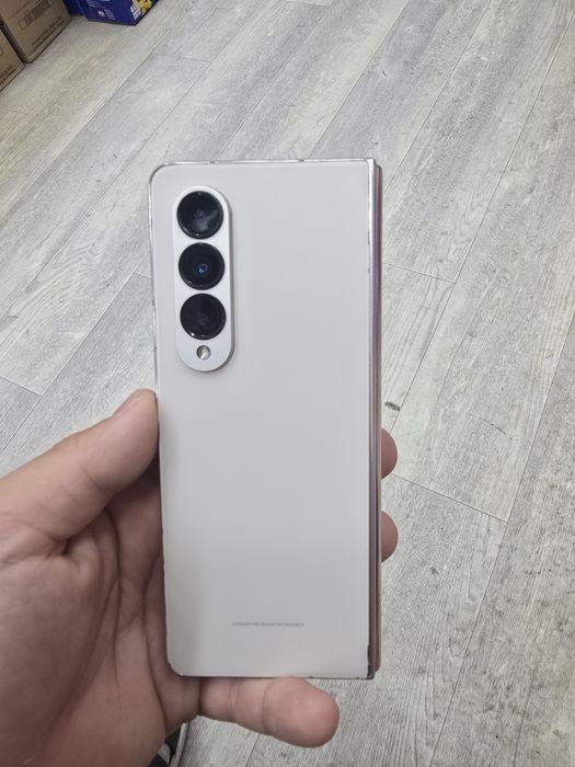 Samsung z fold 4