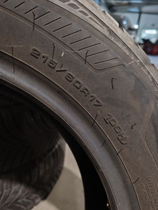 Cauciucuri de iarna 215 60 17