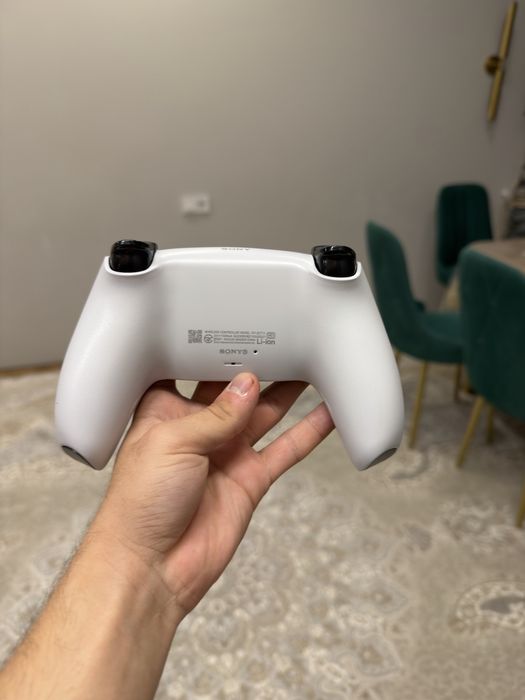 Джойстик от PlayStation 5