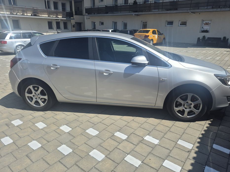 OPEL Astra 2011 — imagine 3