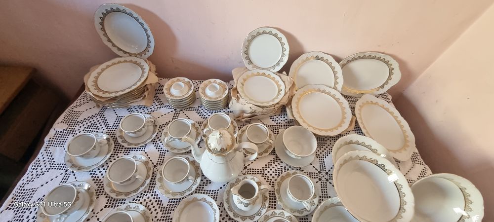 Serviciu de masă portelan fin