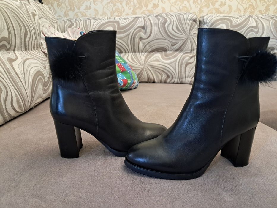 Продам кожаные сапоги