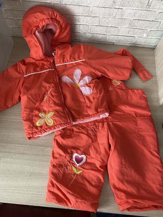 Продам весенние комбинезоны