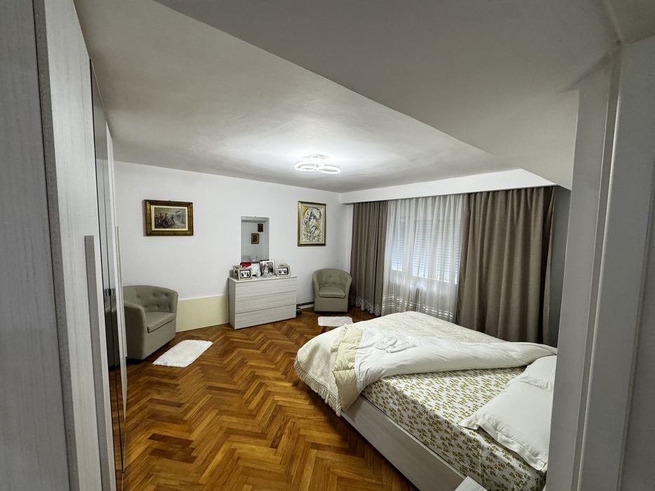 Vand apartament 2 camere decomandat