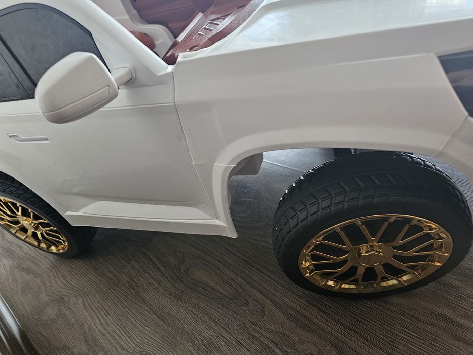 Продам детский автомобиль