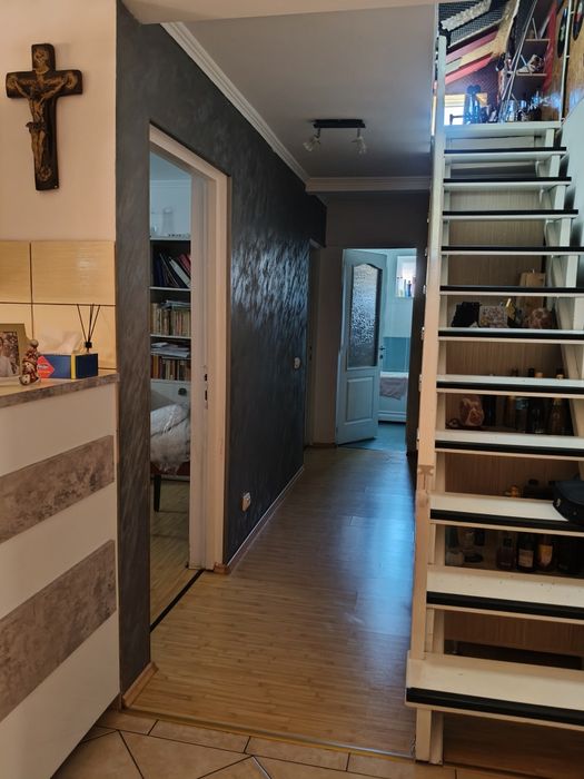Vând apartament.