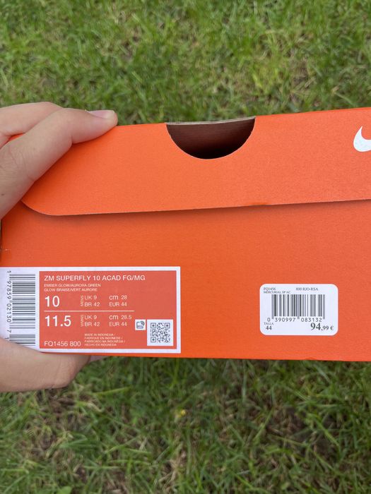 Adidasi Nike crampoane