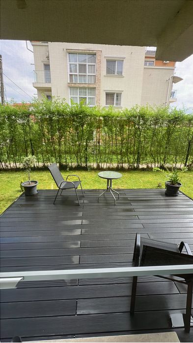 Vand ap cu gradina privata , parcare,boxa si acces la piscina complex.