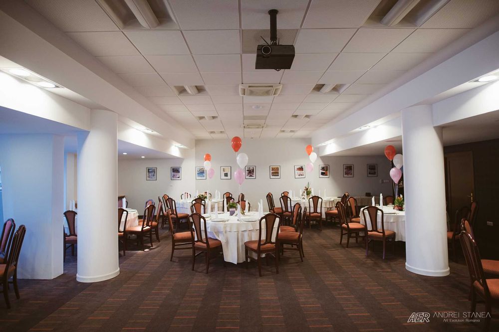 Organizam conferinte, botezuri, mese festive