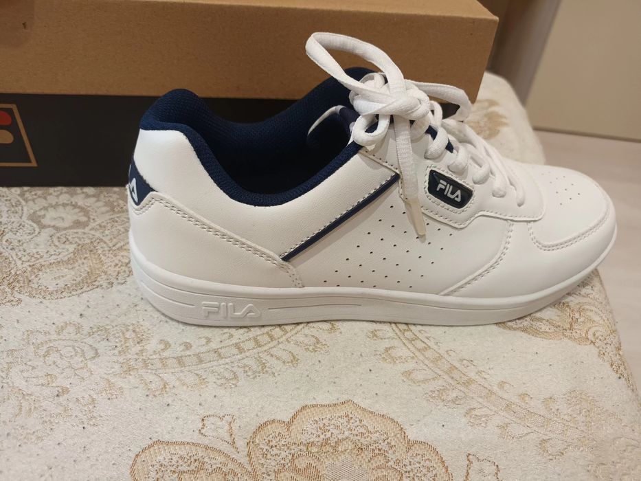 Нови детски спортни обувки Фила