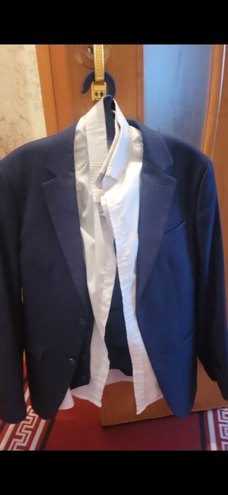 Отдам  школьную форму для мальчика за вкусняшки