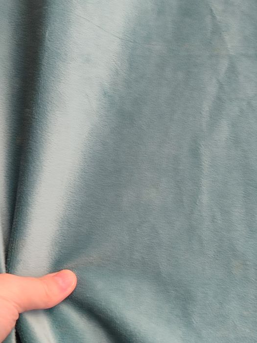 стол, стулья,обои, гардины со шторами+тюль