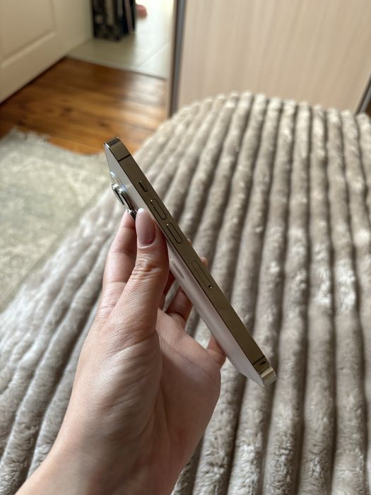 iPhone 13 Pro & AirPods 3rd generation bundle