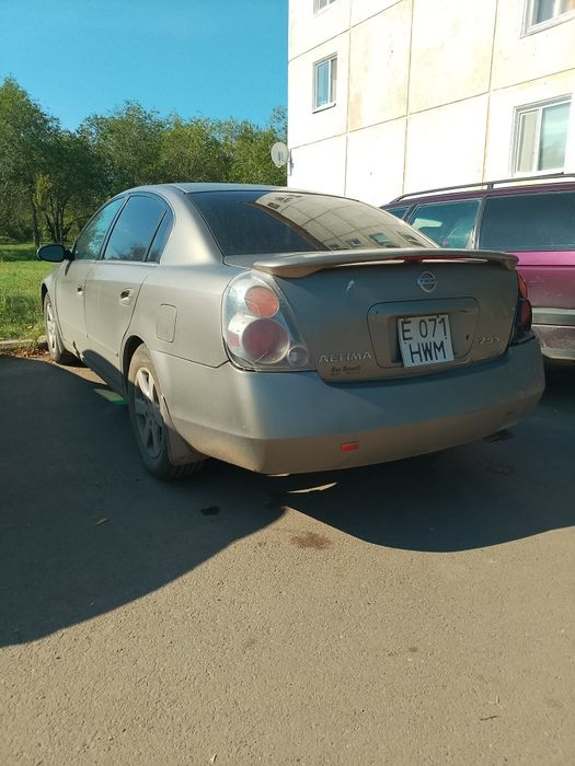 Продам Ниссан срочно