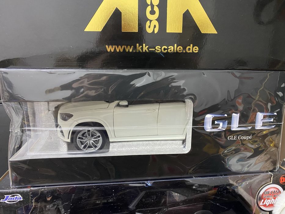 MERCEDES BENZ GLE macheta auto scara 1:18 culoare alb