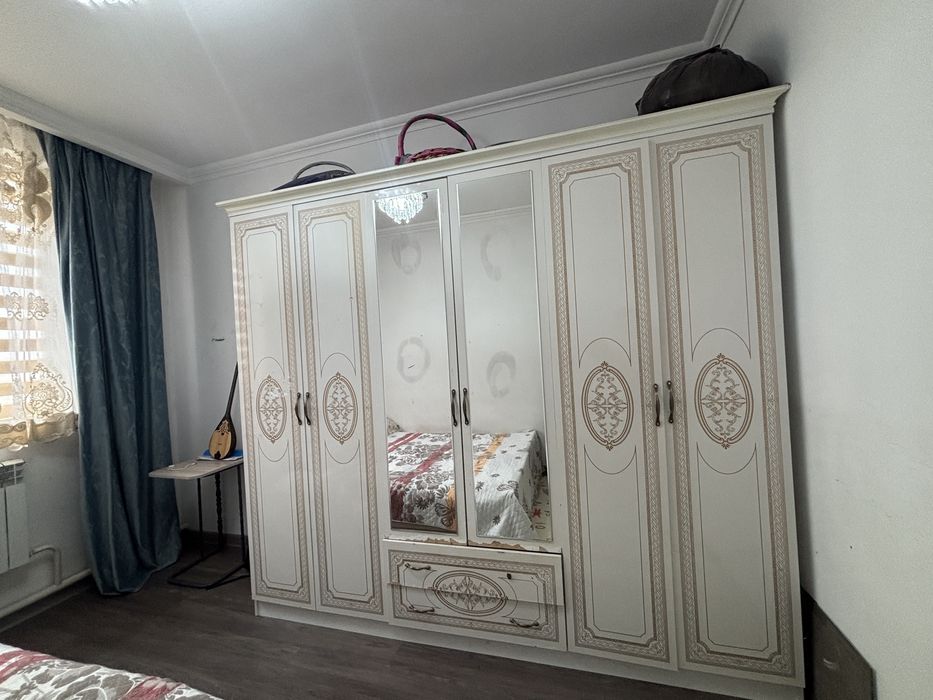 спальный шкаф …………