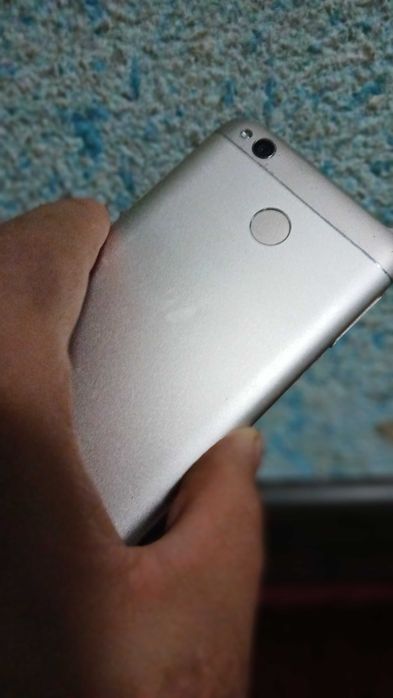 Redmi 4x 2/16gb holati yaxshi.