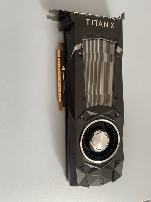 Продам Nvidia GeForce GTX Titan Xp 12GB