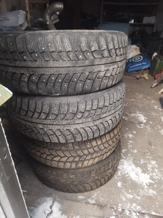 Продам комплект резины на 17