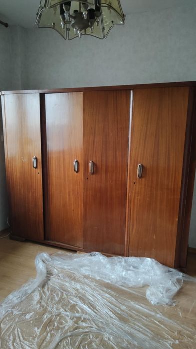 Четирикрилен гардероб