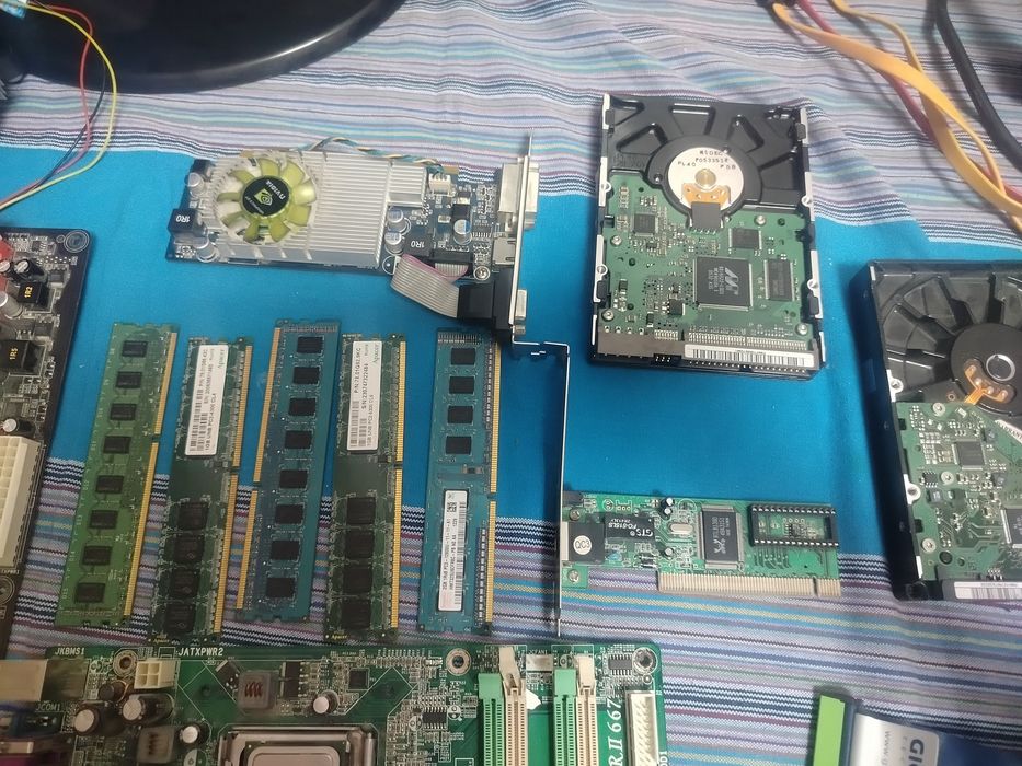 Компьютер рабочий покупал 20 дней назад