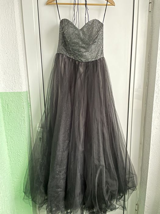 Продавам бална рокля