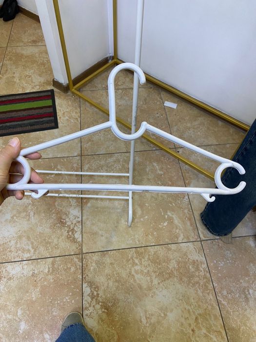 Продам вешалки для одежды