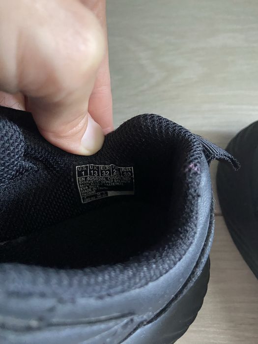 Кроссовки черные Skechers