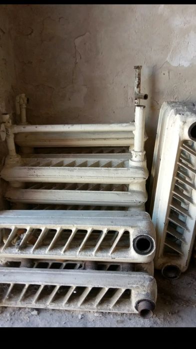 Продам чугунные батареи 6 и 4 секции