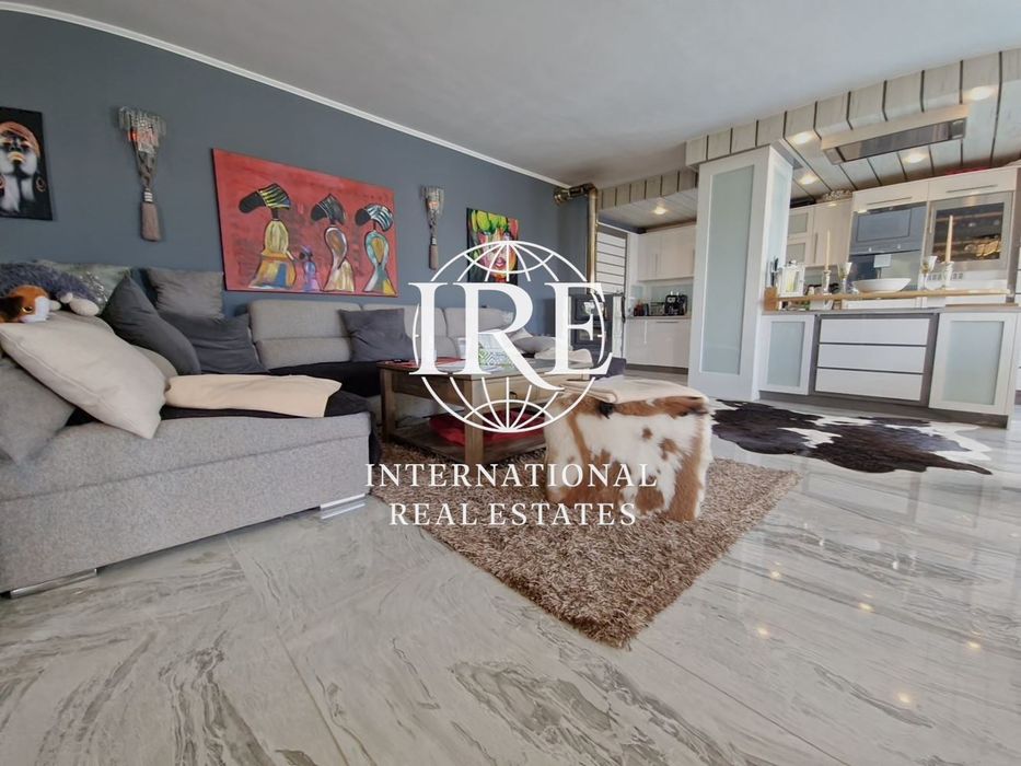 International Real Estates (IRE) представя: Великолепна триетажна къщ