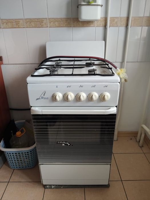 Продам газовую плиту