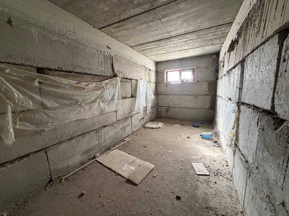 Продаётся 3х комн квартира на цокольном этаже Ор-р Шайхулолам Киви