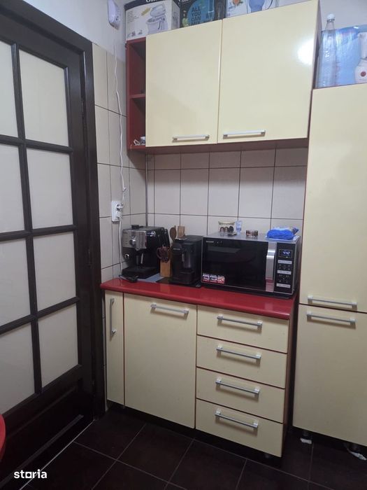 Apartament 3 camere, etaj 1/10, str. Toporasi, Sector 5, balcon, lift
