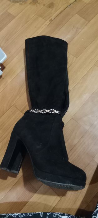 Продам зимние сапожки