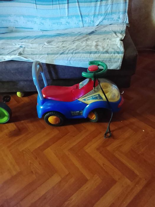 Продам детскую машину