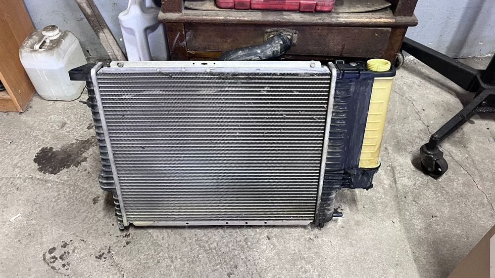 Радиатор BMW e34