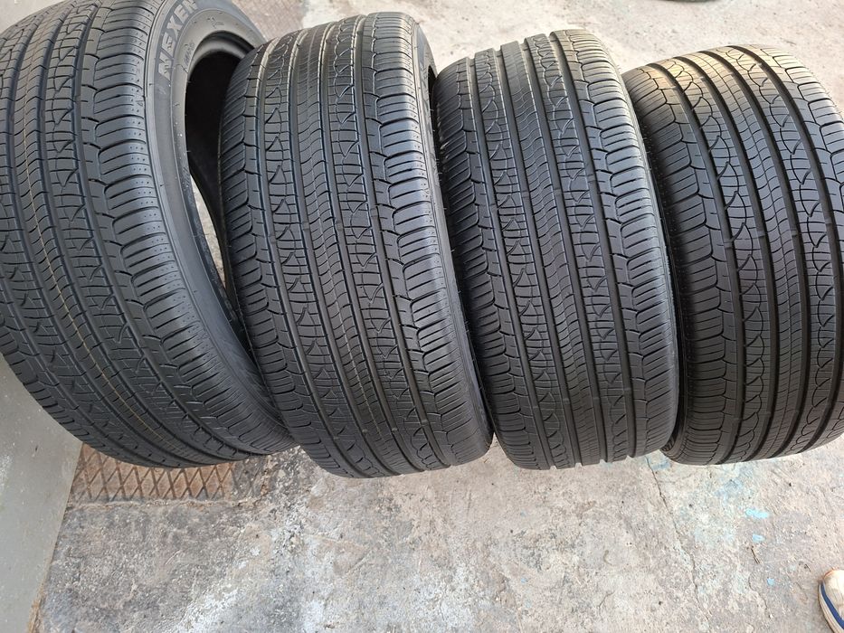Продам шины 235/45/18 нексен