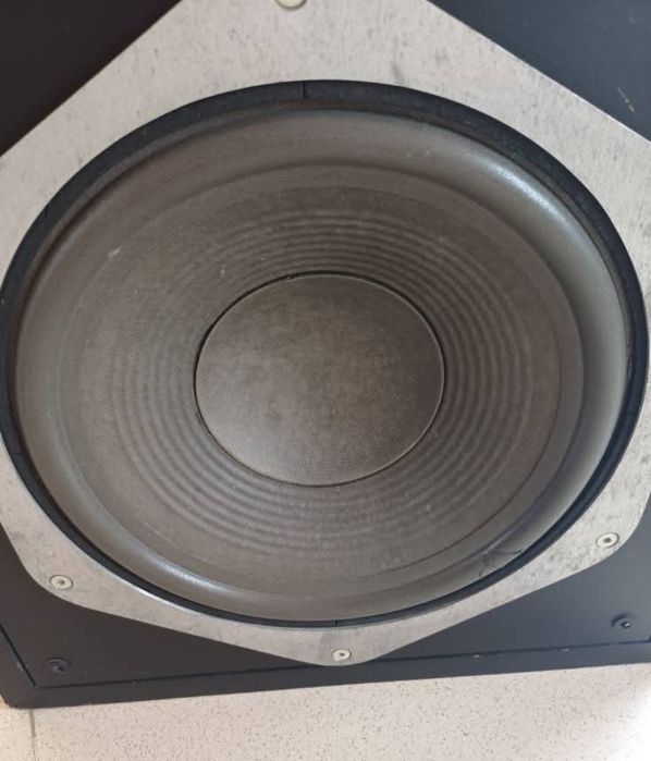 Продавам тонколони MARANTZ HD 660