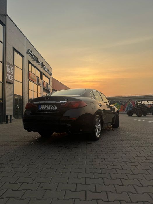 Vand sau schimb Infiniti Q70 2015