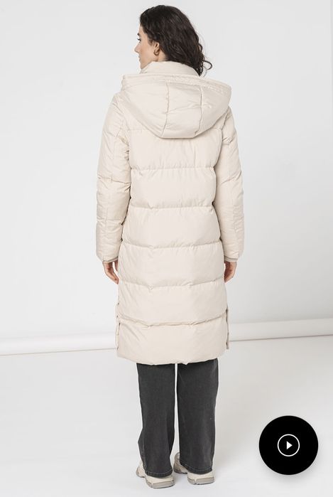 Geacă lungă cu umplutura puf Vero Moda – stare impecabilă