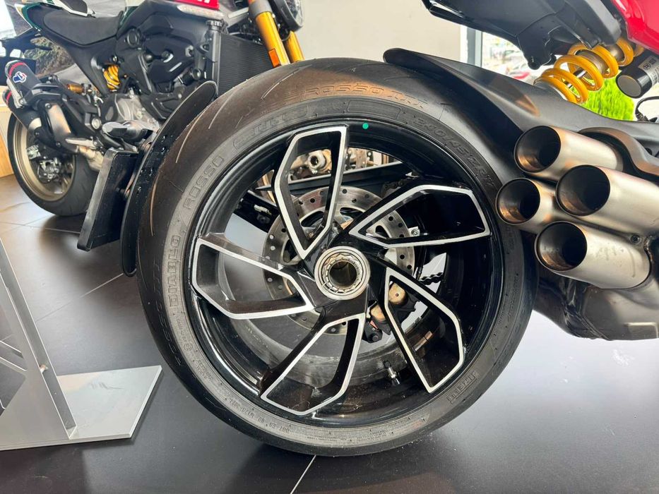 CocMotors vinde Ducati Diavel V4